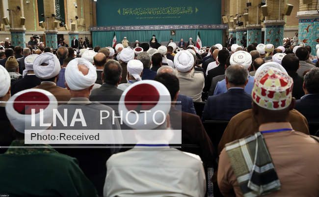 دیدار جمعی از مردم، مسئولان و مهمانان کنفرانس وحدت اسلامی با مقام مع