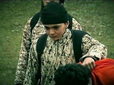 دستگیری نوجوان داعشی که نظامیان را سر می‌برید/عکس