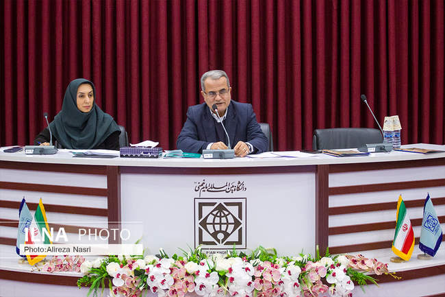 نشست خبری رئیس دانشگاه بین المللی امام خمینی(ره) قزوین