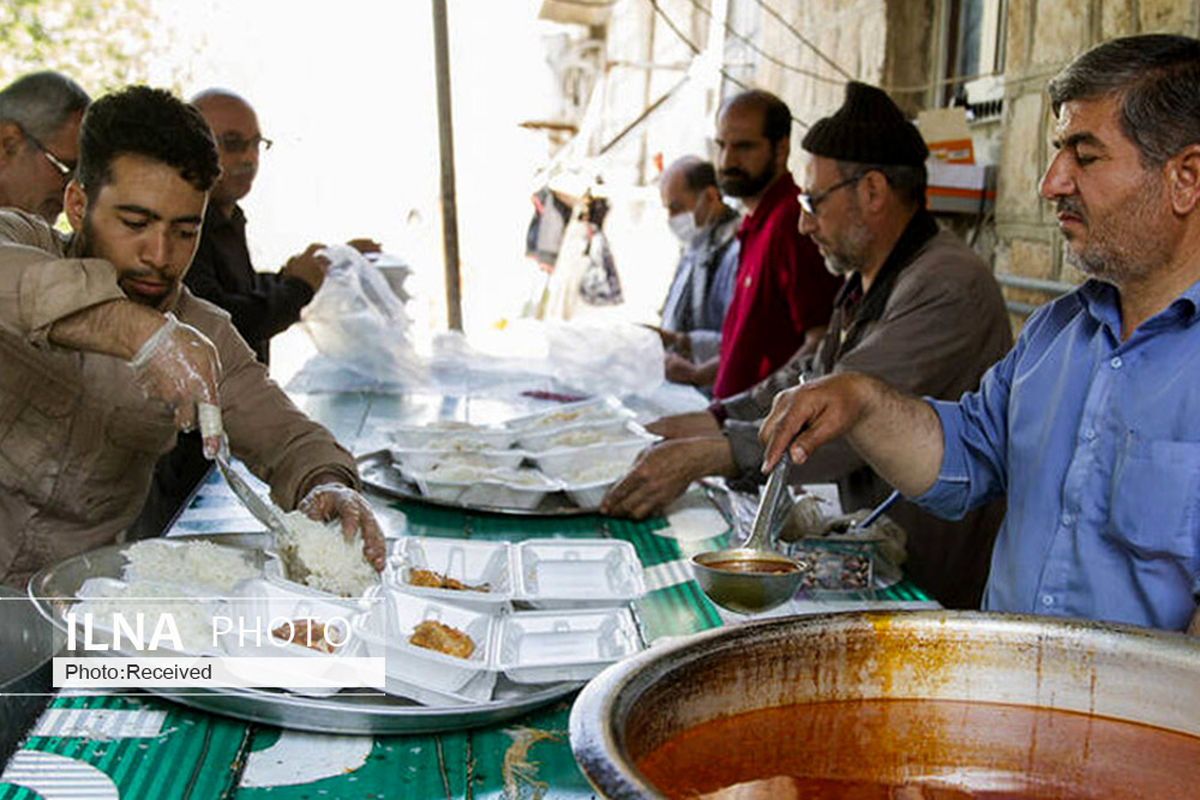 توزیع ۳۰ هزار پرس غذای گرم در تاکستان