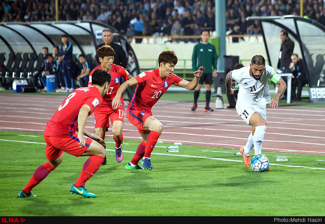 مسابقه فوتبال بین دوتیم ایران و کره جنوبی