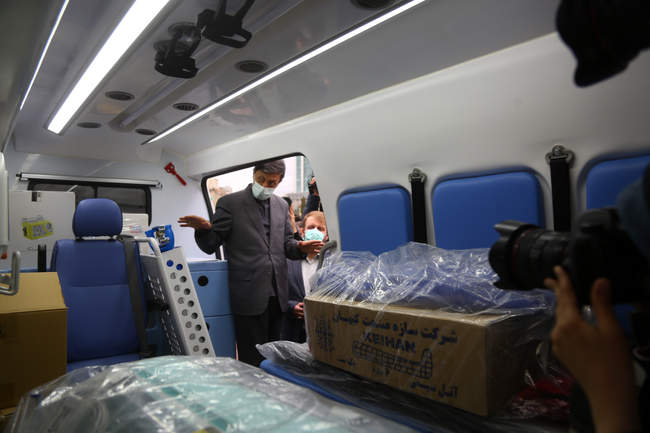 اهدای ۲۶ دستگاه آمبولانس به سیستم بهداشت و درمان مناطق محروم