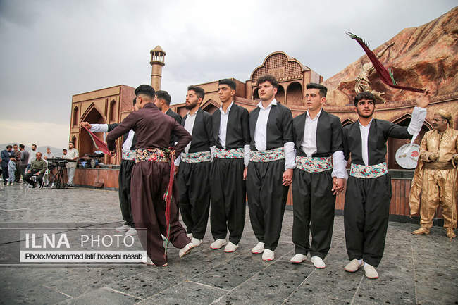 اختتامیه برنا مه های روز سنه در پارک روجیار با حضور مسئولین و مردم بر
