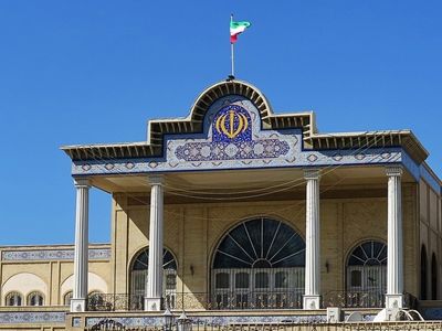 نحوه جمع‌آوری کمک‌های غیرنقدی ایرانیان مقیم امارات به زلزله‌زدگان
