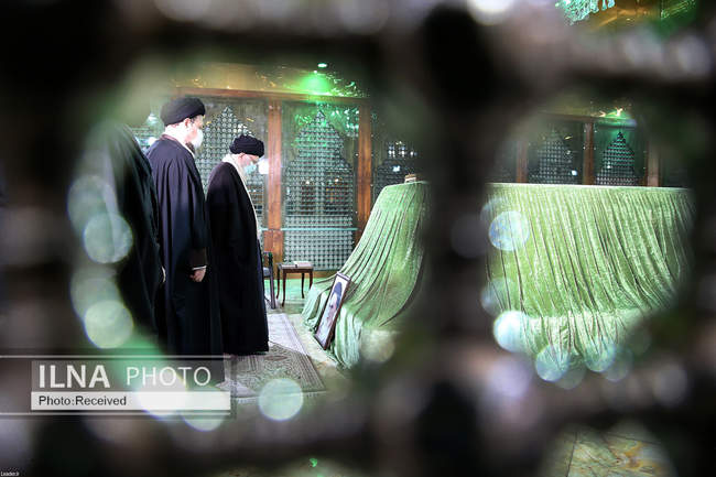 حضور رهبر انقلاب در مرقد مطهر امام راحل و گلزار شهدای بهشت زهرا