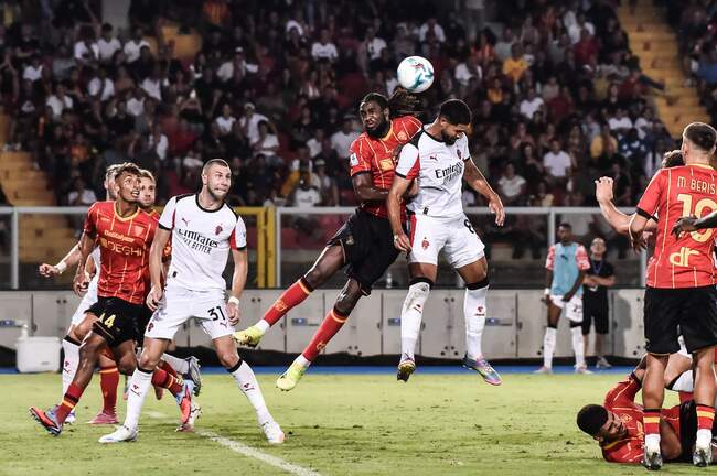 US Lecce v AC Milan - Serie A (12)