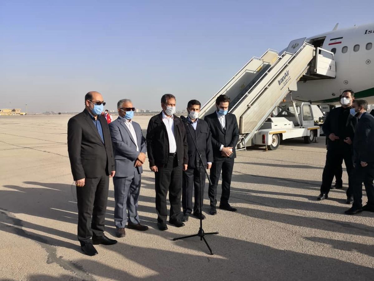 اسحاق جهانگیری وارد فرودگاه آبادان شد