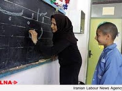 معوقات مزدی معلمان رسمی قزوین/ بعید است تا آخر فروردین مطالبات پرداخت شود