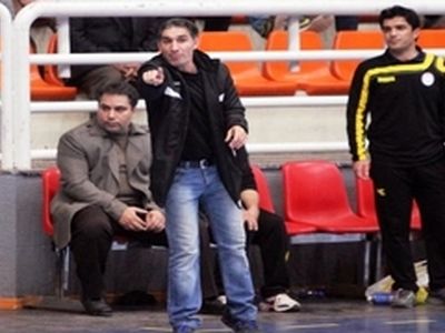 غیاثی: اگر مربی نباشم از سکوها تیم را تشویق می‌کنم / لیدرها گفتند ما فحاشی نکردیم!