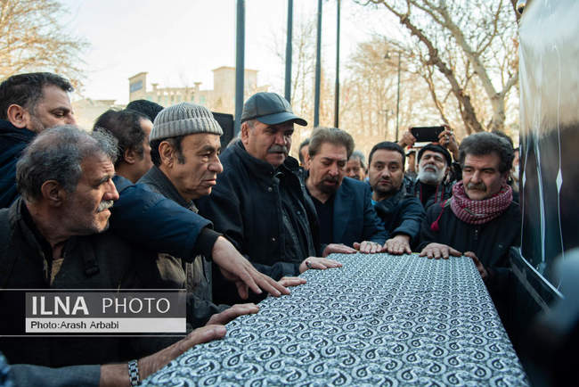 مراسم تشییع پیکر عنایت بخشی