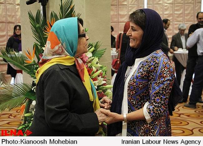 مراسم تقدیر از توران میرهادی و رونمایی از جلد پانزدهم فرهنگنامه کودک