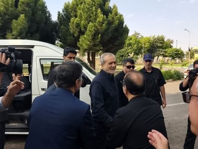 رییس جمهور وارد زنجان شد