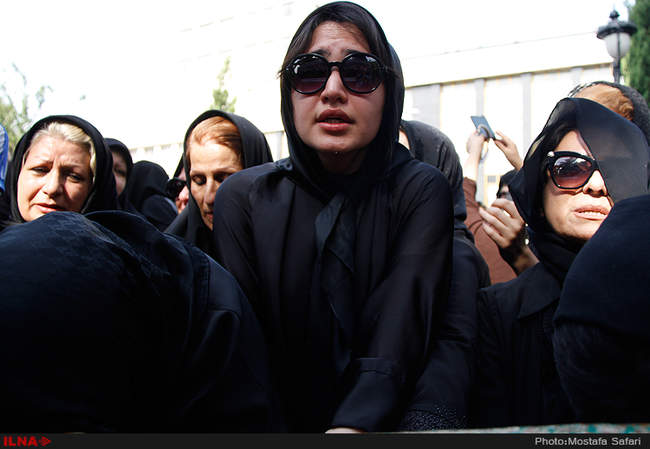 مراسم تشییع بانو مهدیه الهی قمشه‌ای