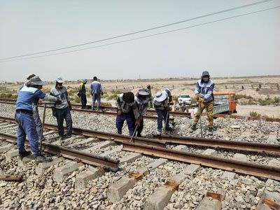 یک ماه حقوق و مزایای روز حمل و نقل وشب یلدای کارگران «تراورس» پرداخت شد