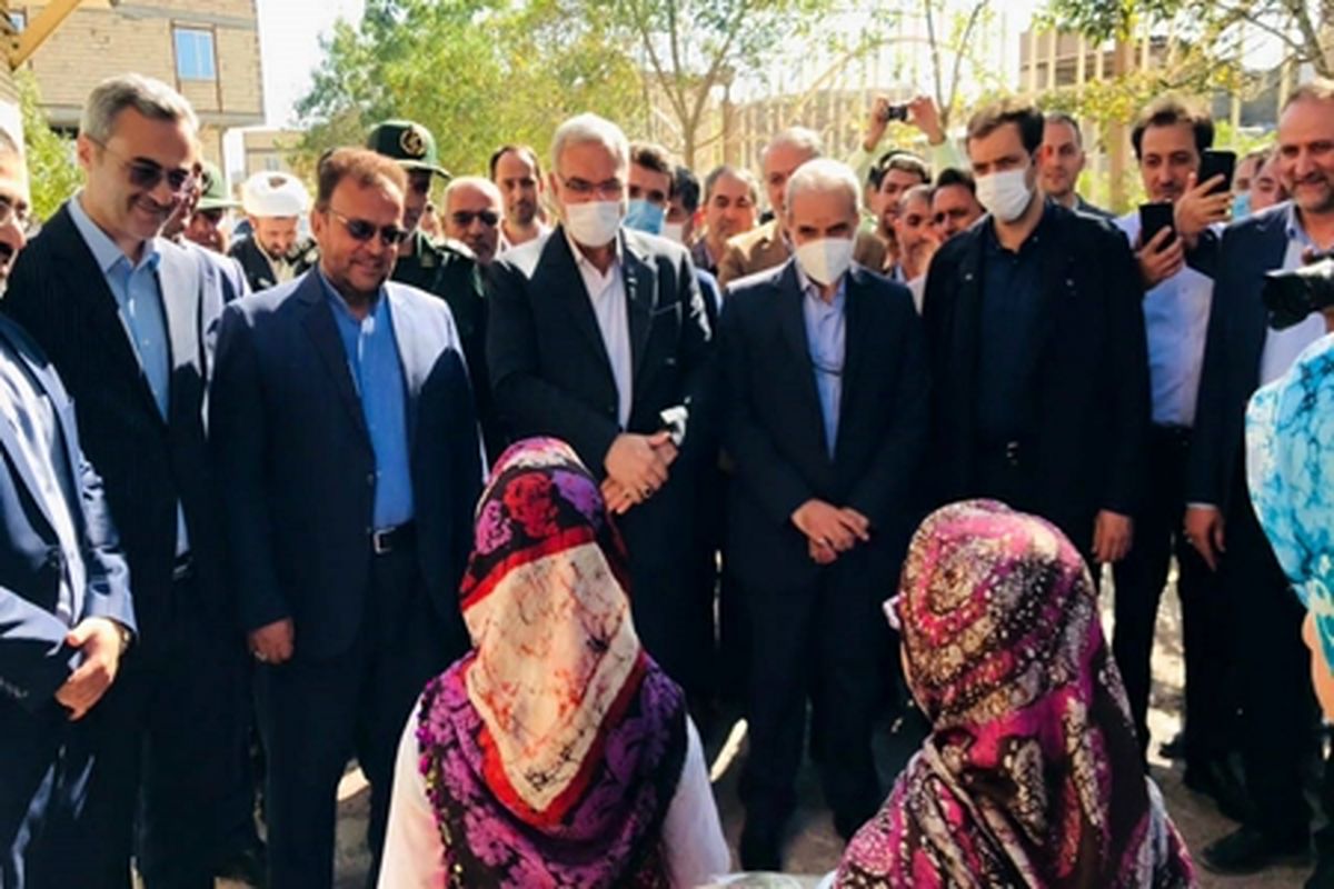 وزیر بهداشت وارد مشگین شهر شد