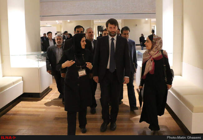 رونمایی از تندیس پنه لوپه