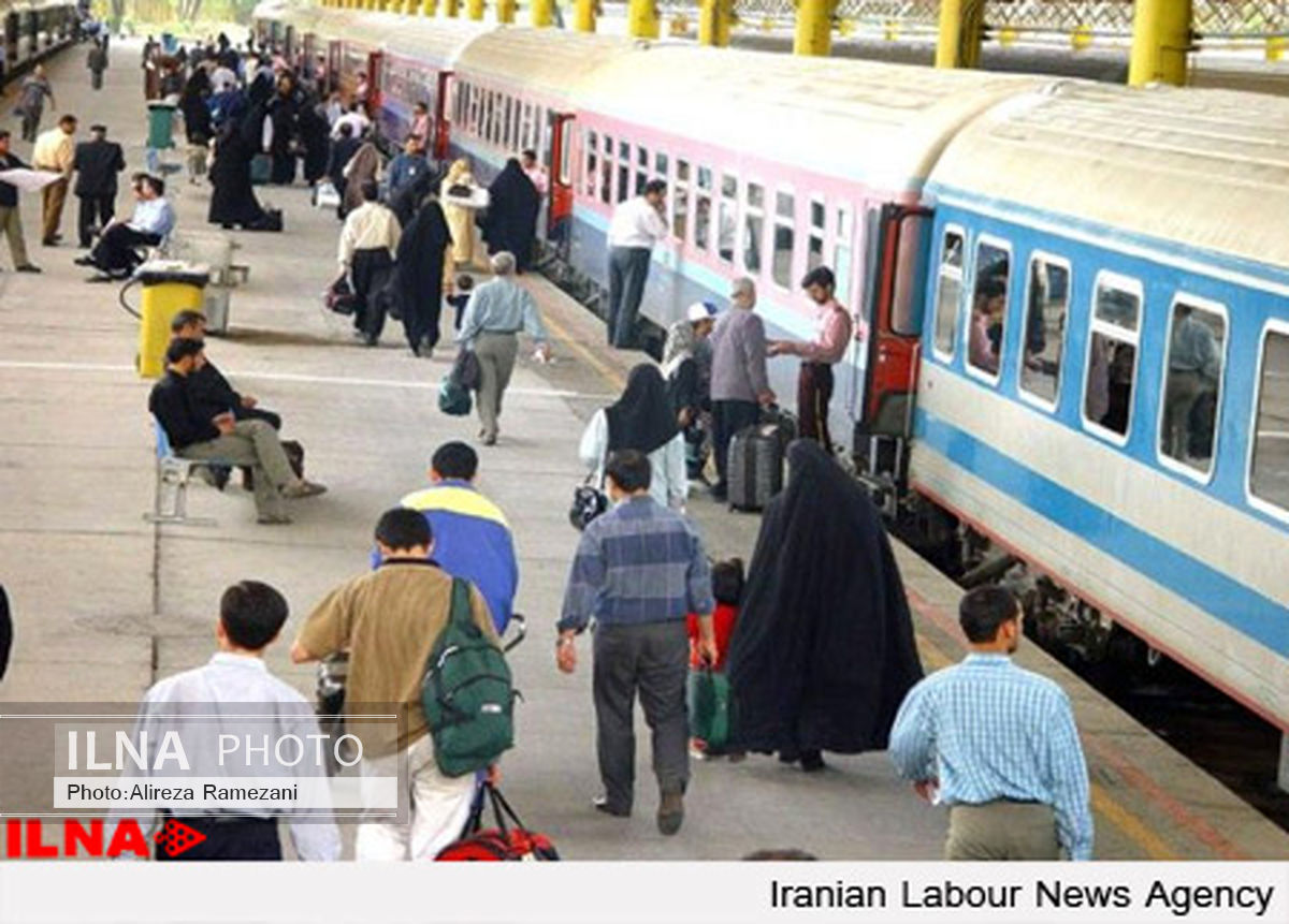 ساعت حرکت قطارها از مبدا "تهران" تغییر نمی کند/ افزایش ظرفیت جابه جایی مسافران به مقصد قم و جمکران