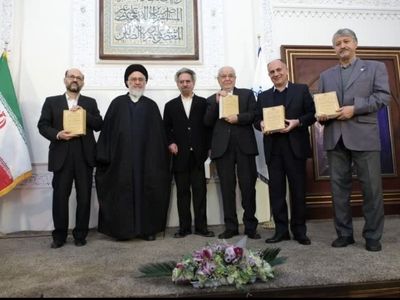آیین نکوداشت مقام علمی و فرهنگیِ منوچهر صدوقی سها برگزار شد
