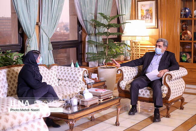  پیروز حناچی