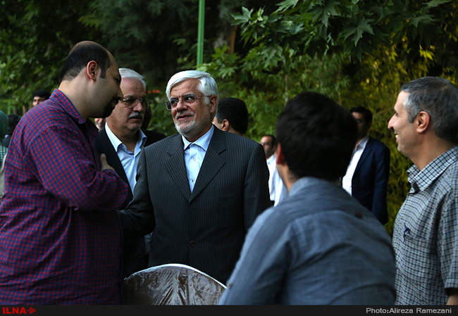 مراسم ضیافت افطار محمدرضا عارف