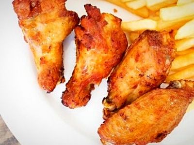 آشنایی با خطرات و عوارض خوردن بال و گردن مرغ