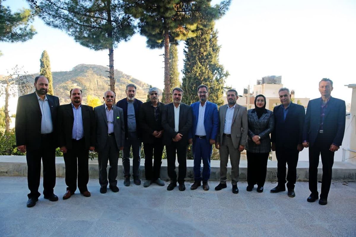 مسائل بیمه ای و درمانی اولویت بازنشستگان است