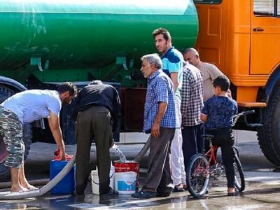 آبرسانی و توزیع آب با تانکر در شهر صدرا/ کوچ اجباری شهروندان به خانه نزدیکان 