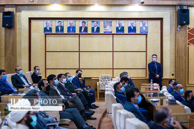 نشست شبانه وزیر بهداشت در ستاد کرونا استان قزوین