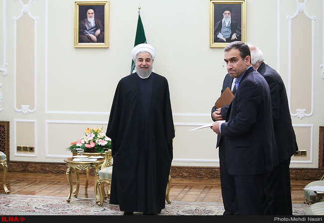تقدیم استوارنامه سفیران 6 کشور به رئیس جمهوری
