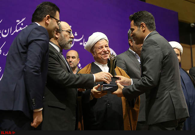 همایش تجلیل از دریانوردان، صنعتگران و کاپیتان‌های ناوگان حمل و نقل �