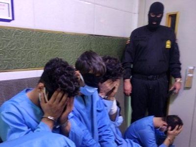 بازسازی صحنه جرم تیراندازی با کلاشینکف به مرکز درمانی محله خانی‌آباد