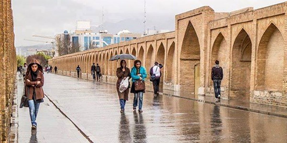 نصف جهان نفس کشید