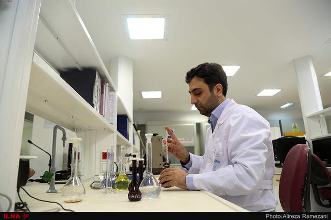 گزارش تصویری بازدید رئیس‌جمهور از شرکت داروسازی تهران شیمی