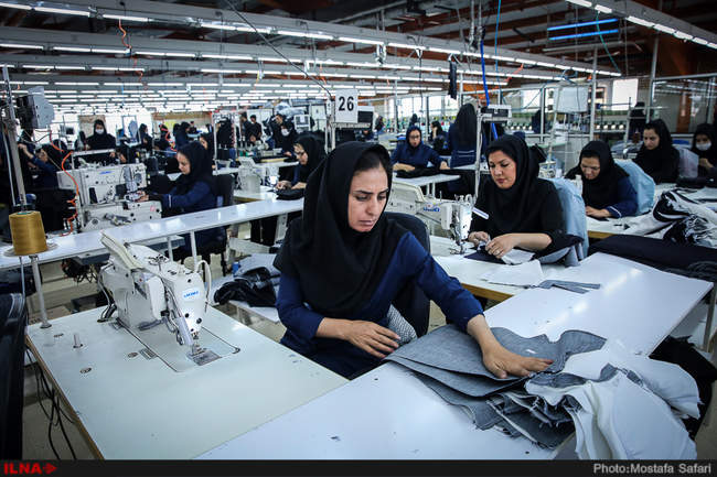 بازدید معاون توسعه اشتغال وزیر کار از کارخانه روناک جین