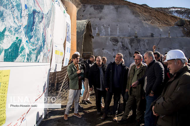 بازدید رئیس بنیاد مستضعفان از فاز ۳ آزادراه تهران شمال