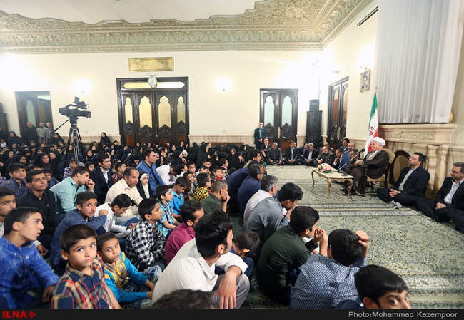 دیدار کودکان تحت پوشش سازمان بهزیستی کشور با آیت الله هاشمی رفسنجانی