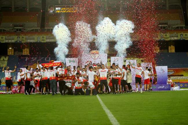 گزارش تصویری مراسم اهدای مدال قهرمانی جام حذفی به فولاد