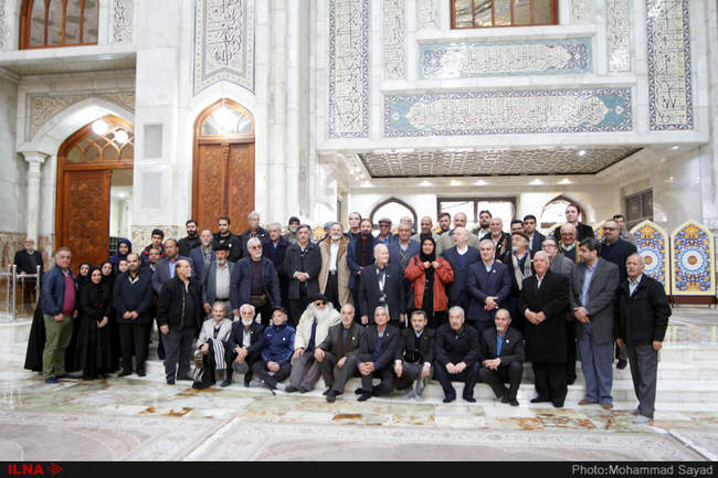حضور اعضای انجمن پیشکسوتان در مرقد امام به مناسبت پیروزی انقلاب