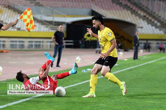 تساوی تیم فوتبال سپاهان اصفهان و پرسپولیس تهران 