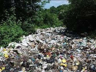 انتقاد از انباشت چند روزه زباله در برخی از محلات رشت