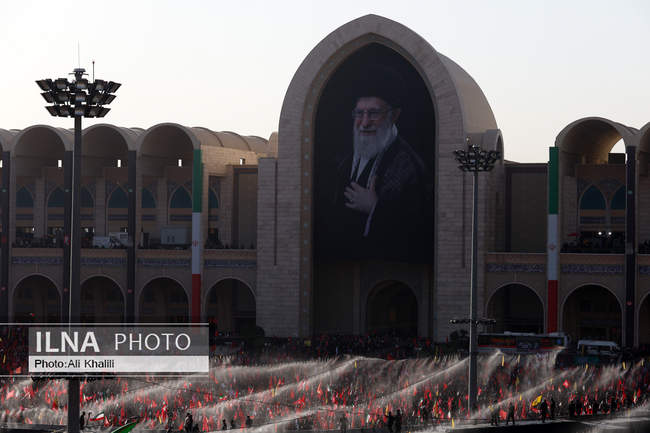 اقامه نماز بر پیکر رهبر شهید انقلاب در مصلای تهران / 7