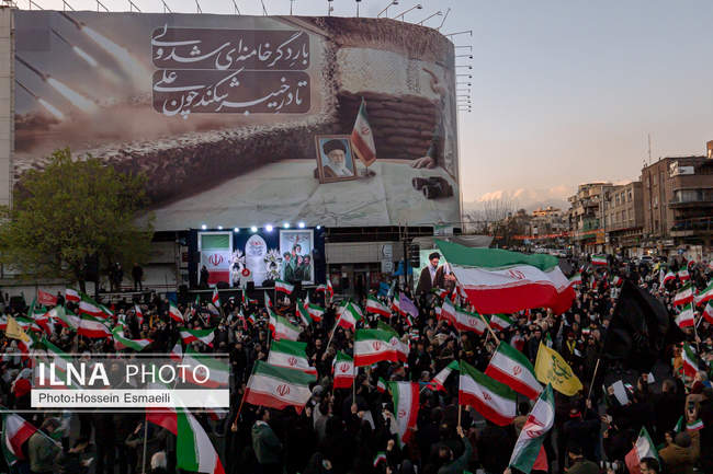 آیین وداع با پیکر شهدای ناوشکن «دنا» 