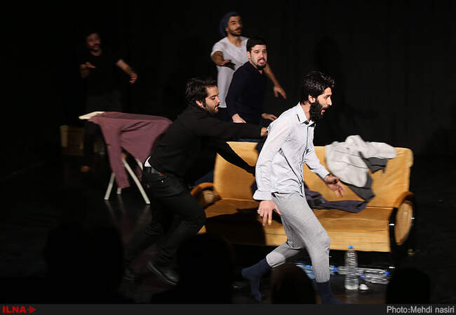 نمایش دَر به کارگردانی شهاب مهربان