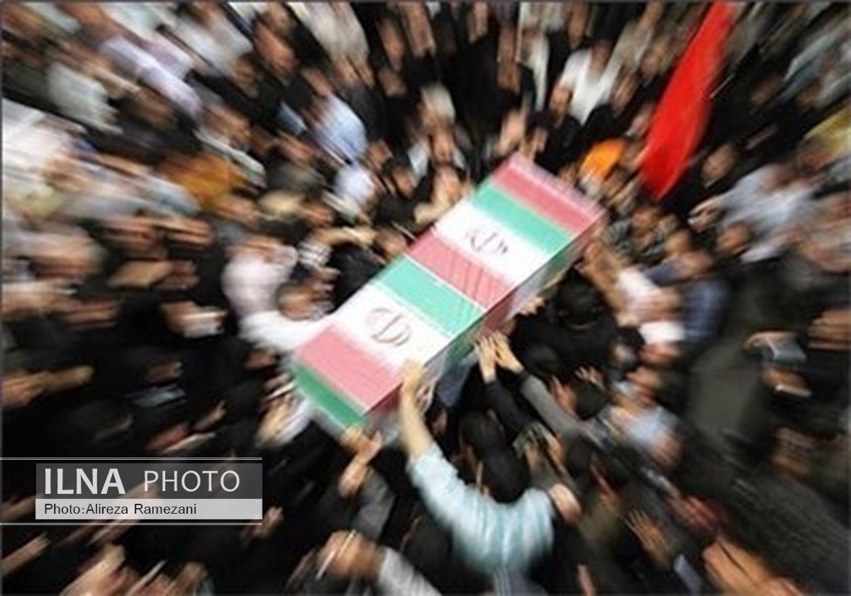 پیکر شهید سجاد طاهرنیا در گلزار شهدای رشت آرام گرفت