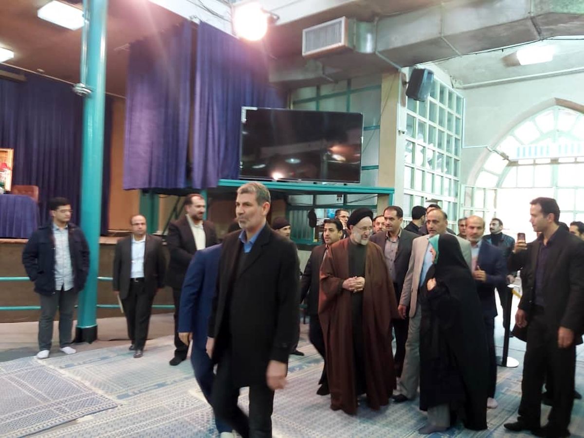 حضور سید محمد خاتمی در حسینیه جماران + فیلم