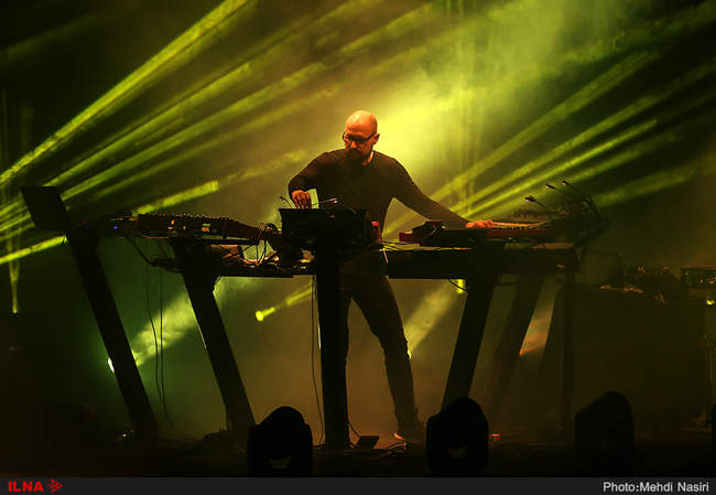 عکس‌هایی از گروه موسیقی«شیلر» با حضور کریستوفر ون دیلن در ایران