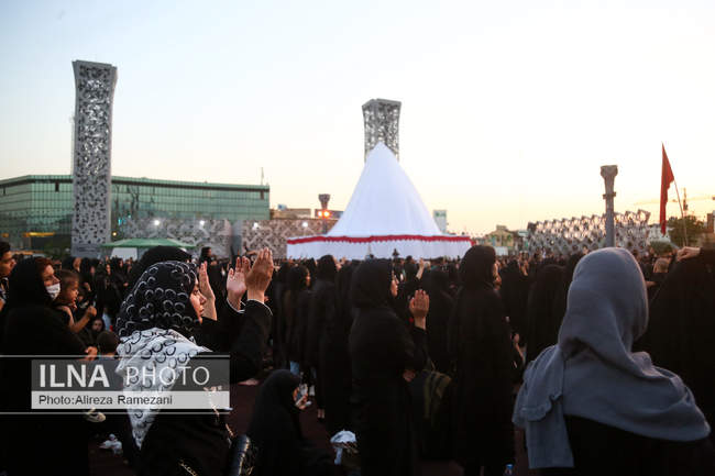 مراسم عصر عاشورای حسینی در میدان امام حسین (ع)