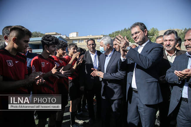 وزیر ورزش به مناسبت هفته دولت  و افتتاح چندین پروژه به کردستان سفر کر