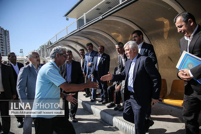 وزیر ورزش به مناسبت هفته دولت  و افتتاح چندین پروژه به کردستان سفر کر�