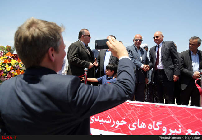 افتتاح بزرگترین نیروگاه خورشیدی ایران در کرمان